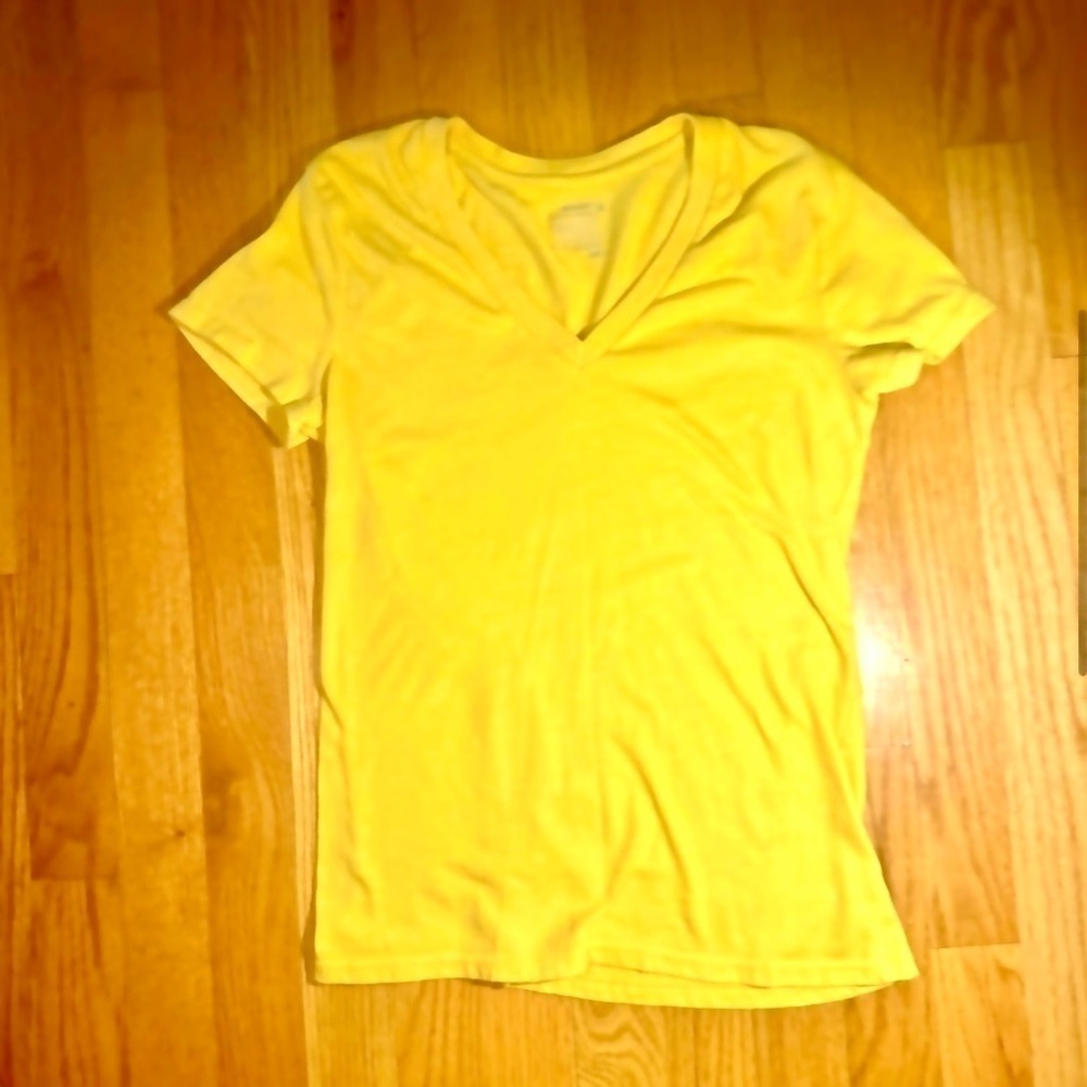 Old Navy Vintage V-Neck Short Sleeve T-Shirt​ - Picture 4 of 8